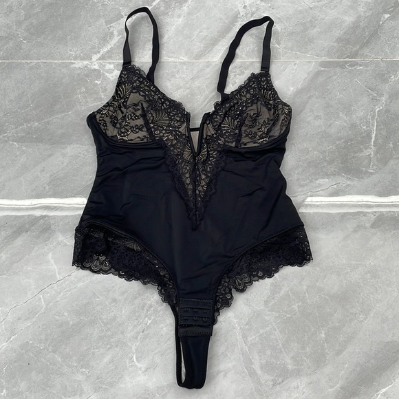 HeyShape Tops - Women's HeyShape V-Neck Lace Sculpting Shaping Thong Bodysuit Medium